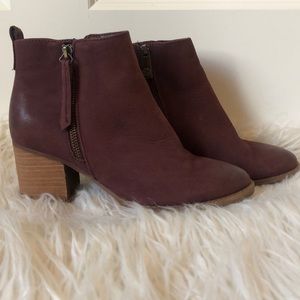 Blondo waterproof maroon booties